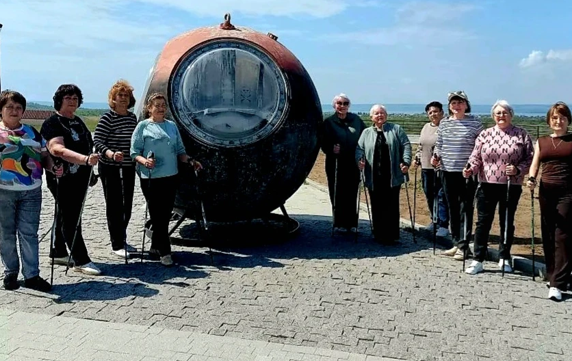 Скандинавские палки помогли саратовским бабушкам исследовать космос